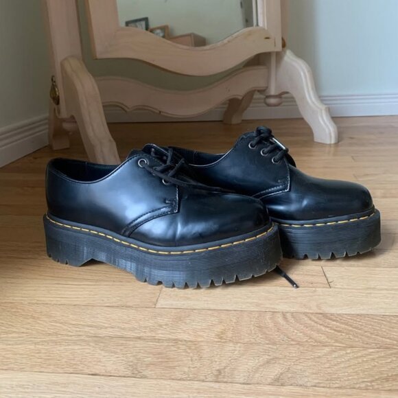 Women's Size 8 Dr. Martens - Platform 8053 - Picture 3 of 8